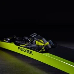 FISCHER TWIN SKIN CARBON PRO MEDIUM + FISCHER RACE PRO CLASSIC IFP -Rossignol || Salomon || Fischer Winkel 9 111035 twin skin carbon pro medium n13522 03