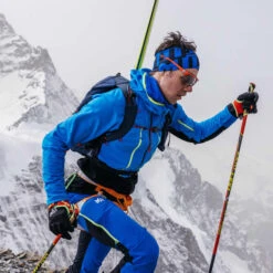 MILLET PIERRA MENT HOODIE M BLACK/SKY DIVER 23 -Rossignol || Salomon || Fischer Winkel 9 111168 pierra ment hoodie m black sky diver miv9526 5825 04