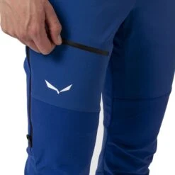 SALEWA ORTLES POWERTEX 3L M PANTS ELECTRIC 23 8 SALEWA ORTLES POWERTEX 3L M PANTS ELECTRIC 23 -Rossignol || Salomon || Fischer Winkel 9 115118 ortles ptx 3l m pants electric 00 0000028462 8620 03