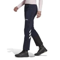 ADIDAS W SKYCLIMB FAST PANT INK LEGEND 23 -Rossignol || Salomon || Fischer Winkel 9 116566 w skyclimb fast pant ink legend gu8183 04